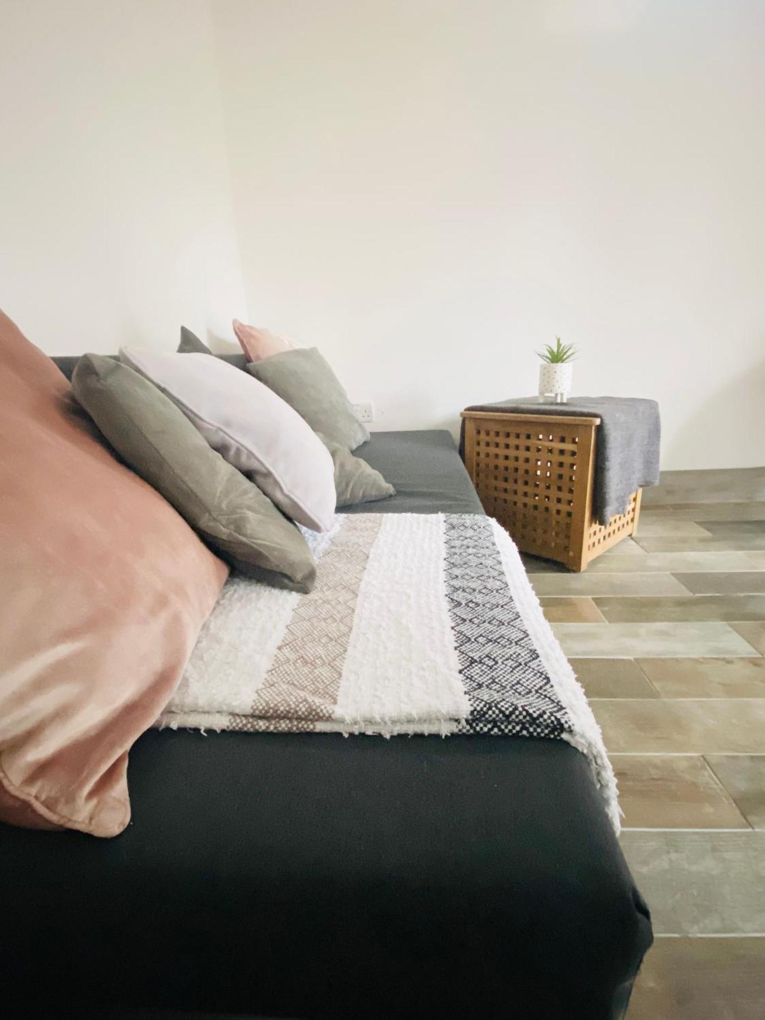מלון איבשאם Cosy Cart Shed מראה חיצוני תמונה